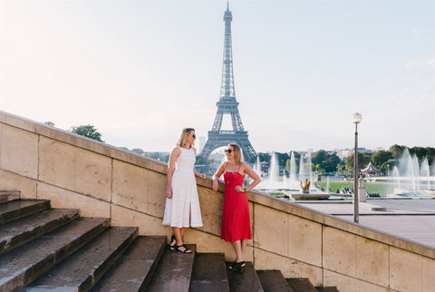 Couple wedding pictures with travel shoot