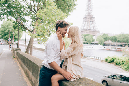 hire local photographer in Paris