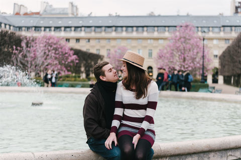 hire local photographer in Paris